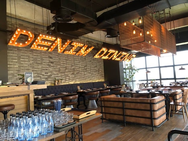 Denim Dining X 90s Bar