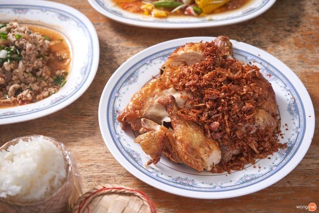 ไก่ทอดเจ๊กี ส้มตำโปโล ลุมพินี