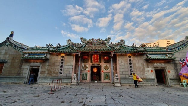 วัดมังกรกมลาวาส (วัดเล่งเน่ยยี่)