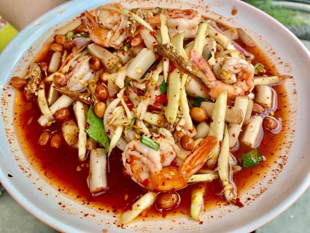 ยำมะหมิว ยำมะม่วงรสเด็ด เมืองเอก-ม.รังสิต