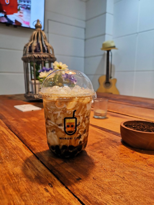 Mongni Cafe ภูเก็ต