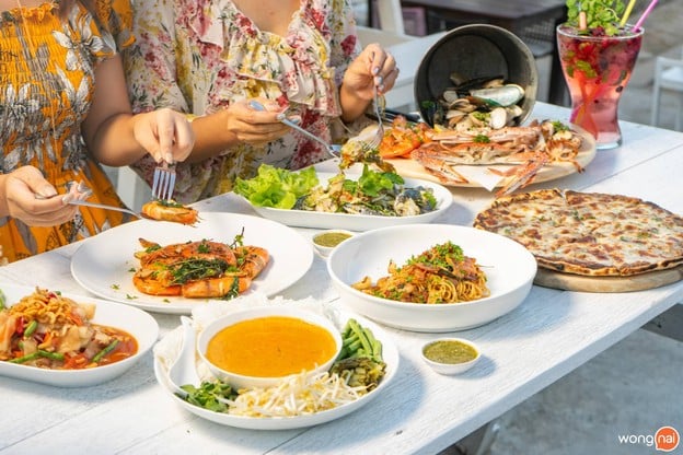 เมนูของร้าน Laciana by the sea