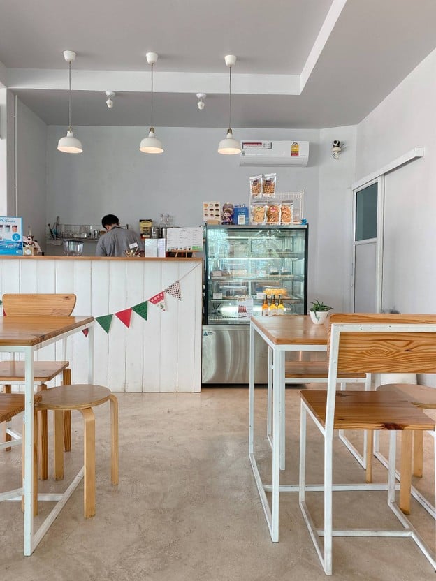 ข้าวหนม Bakery and cafe