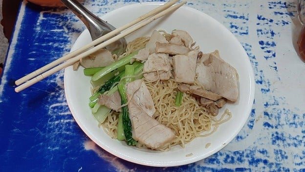 เมนูของร้าน บะหมี่จับกัง   (ต้นตำรับ)  เยาวราช