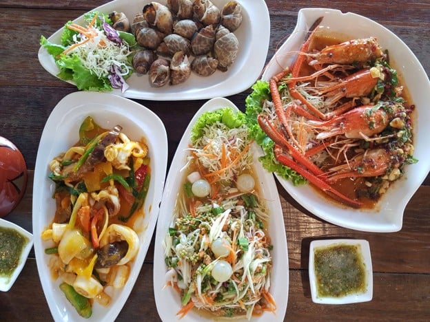 ครัวมณีรัตน์ อ่างศิลา