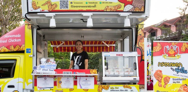 บรรยากาศ ไก่ทอดนายทร สาขาหลัก