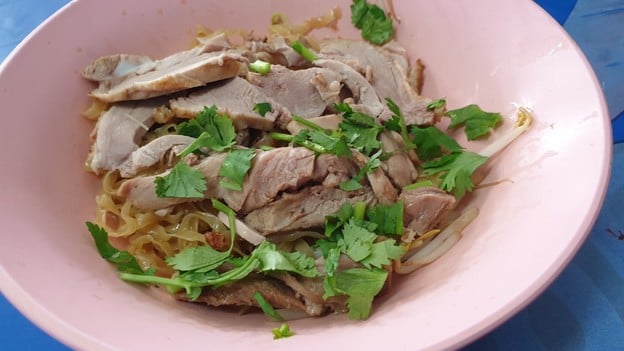 เมนูของร้าน เป็ดตุ๋นยาจีนรสชาววัง