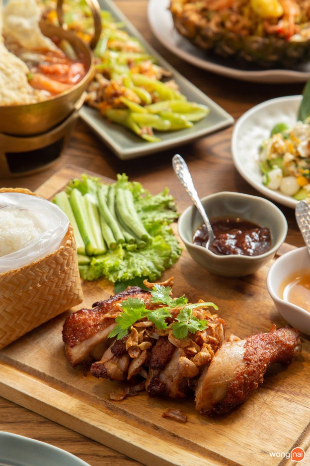 Charm Eatery and Bar สาธร