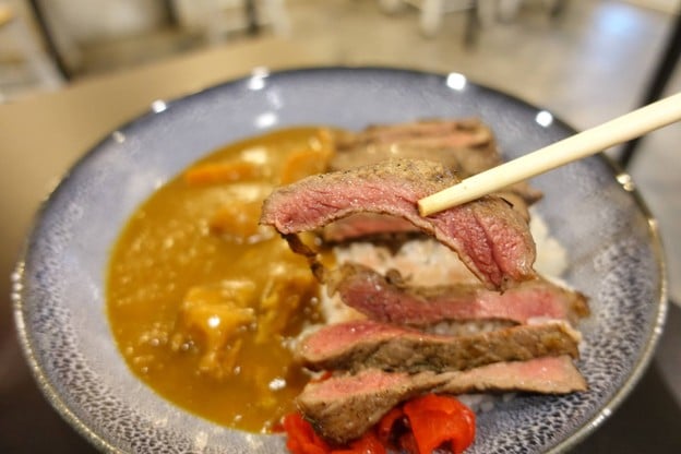 Fin (ฟิน มีสุขโภชนา)