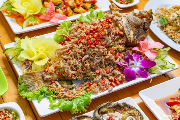 เมนูของร้าน ครัวไข่มุก สะพานปลา ชะอำ