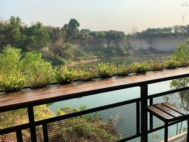 ลับแล คาเฟ่