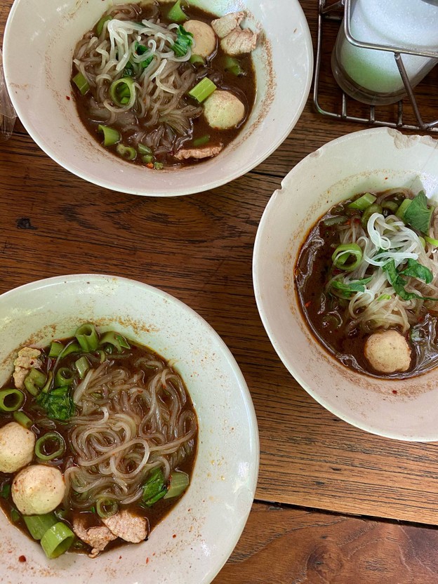 เมนูของร้าน เรือนไทย ก๋วยเตี๋ยวเรือ