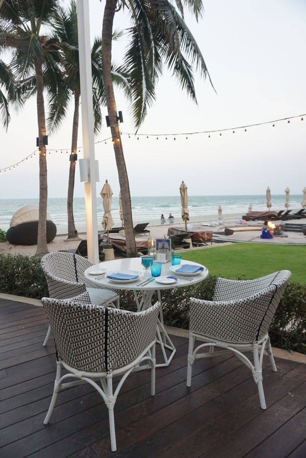 บรรยากาศ Azure Bar & Restaurant @InterContinental Huahin