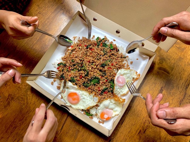 กะเพราถาด by บาร์นมอุดมสุข อุดมสุข