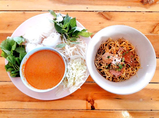 เมนูของร้าน สามออ ก๋วยเตี๋ยวบุฟเฟต์ อยุธยา