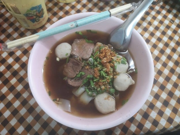 ก๋วยเตี๋ยวเนื้อรักพงษ์