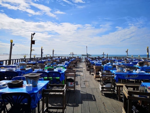 ริมเลหมูกระทะ แหลมท้าวเทวา ศรีราชา