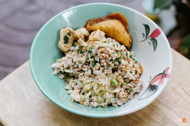 เมนูของร้าน ก๋วยเตี๋ยวตรอกโรงหมู ซอยสุกร