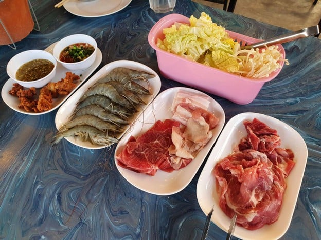 จี่เนยบุฟเฟ่ต์