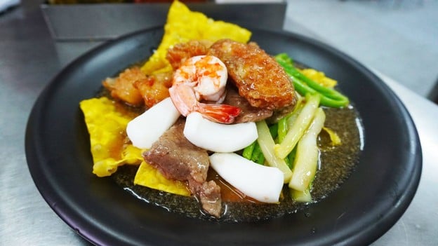 คุณจี๊ดยอดผัก ตลาดใหญ่