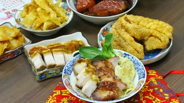 Summer Bangkok บะหมี่เกี๊ยวกุ้งจักรพรรดิ ถนนมหาพฤฒาราม
