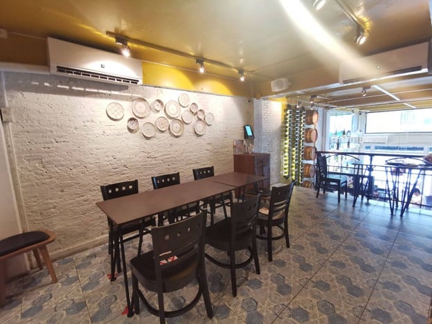 บรรยากาศ El Tapeo - Spanish Eatery and Wine Bar ทองหล่อ