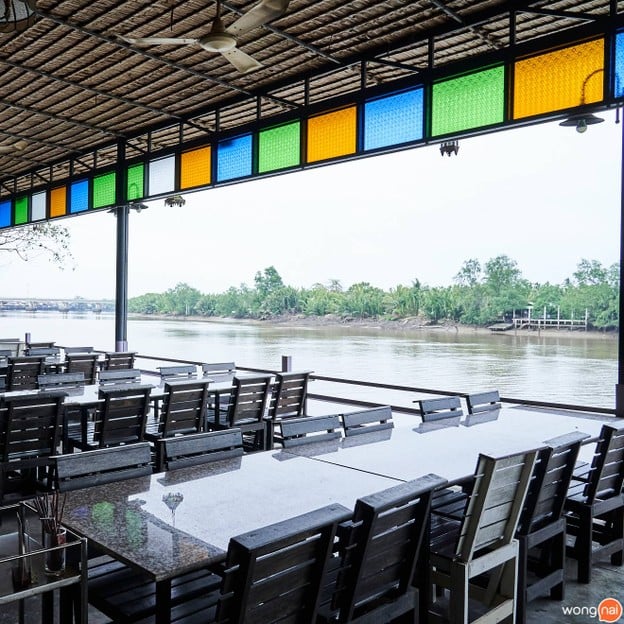 บรรยากาศ กินลม ชมปลา แม่น้ำบางปะกง 8 ริ้ว