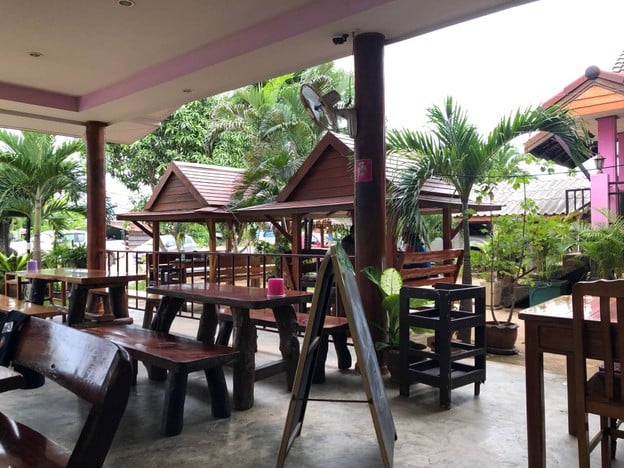 ร้านอาหารครัวบ้านป่า