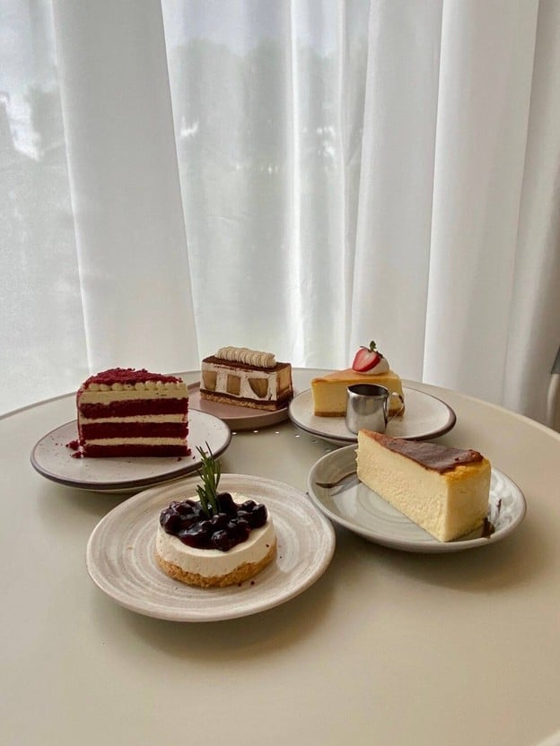 ชิโระ คาเฟ่ ชิโระ