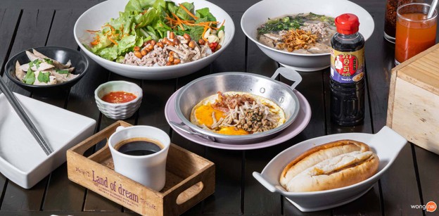 เมนูของร้าน ไข่กระทะ ปัง ญวน ตลาดต้นพะยอม