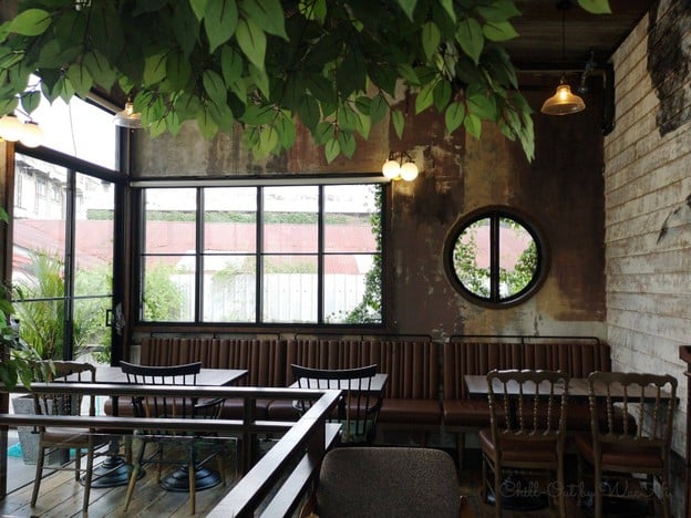 บรรยากาศ The oqposite