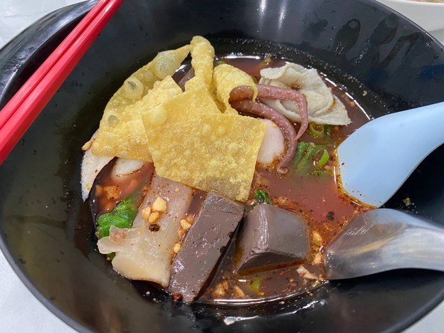 เมนูของร้าน รสหนึ่งลูกชิ้นปลา (noodle papa’s)