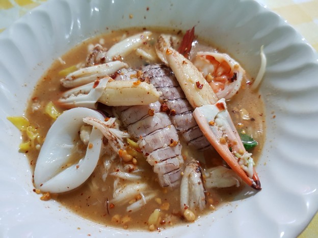 เมนูของร้าน ร้านเจ้อี๊ดริมน้ำ