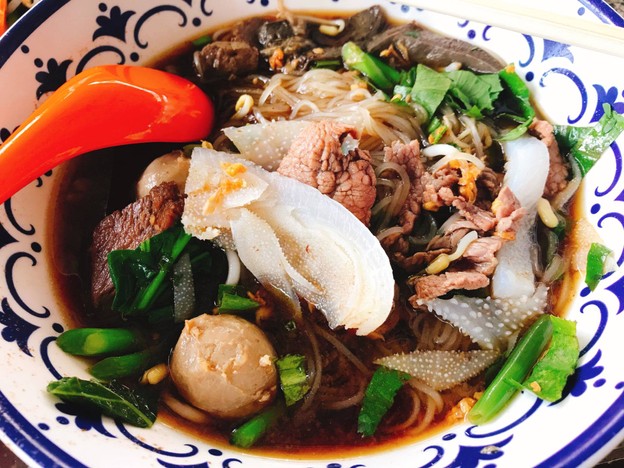 ก๋วยเตี๋ยวเมืองโอ่ง