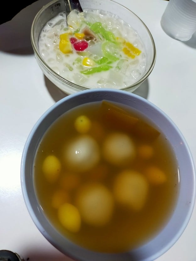 บัวลอยไข่หวานทรงเครื่อง (บัวลอยไม่มีสาขา)