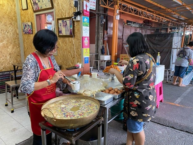 บัวลอยไข่เค็ม ท่าน้ำคลองสาน