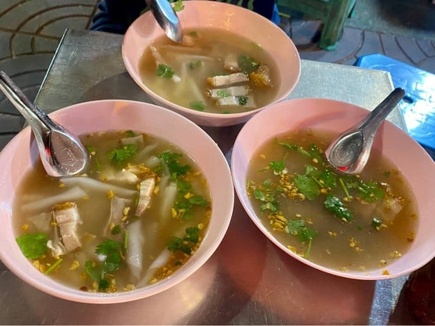 ก๋วยจั๊บ อ้วนโภชนา