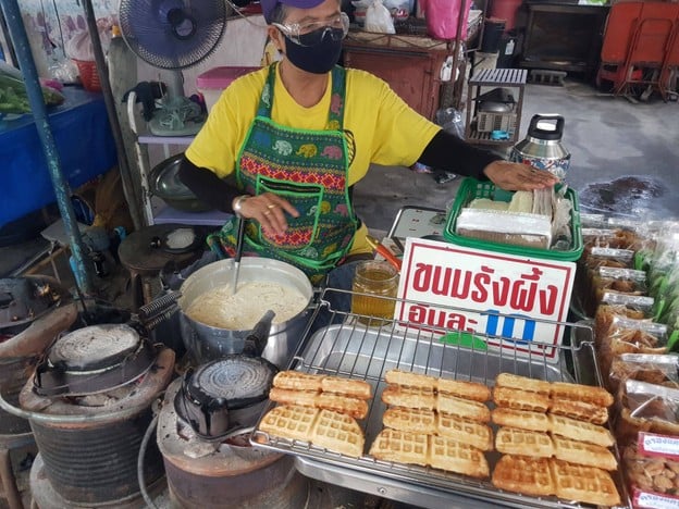 ตลาดหน้าโรงพยาบาลสวรรค์ประชารักษ์