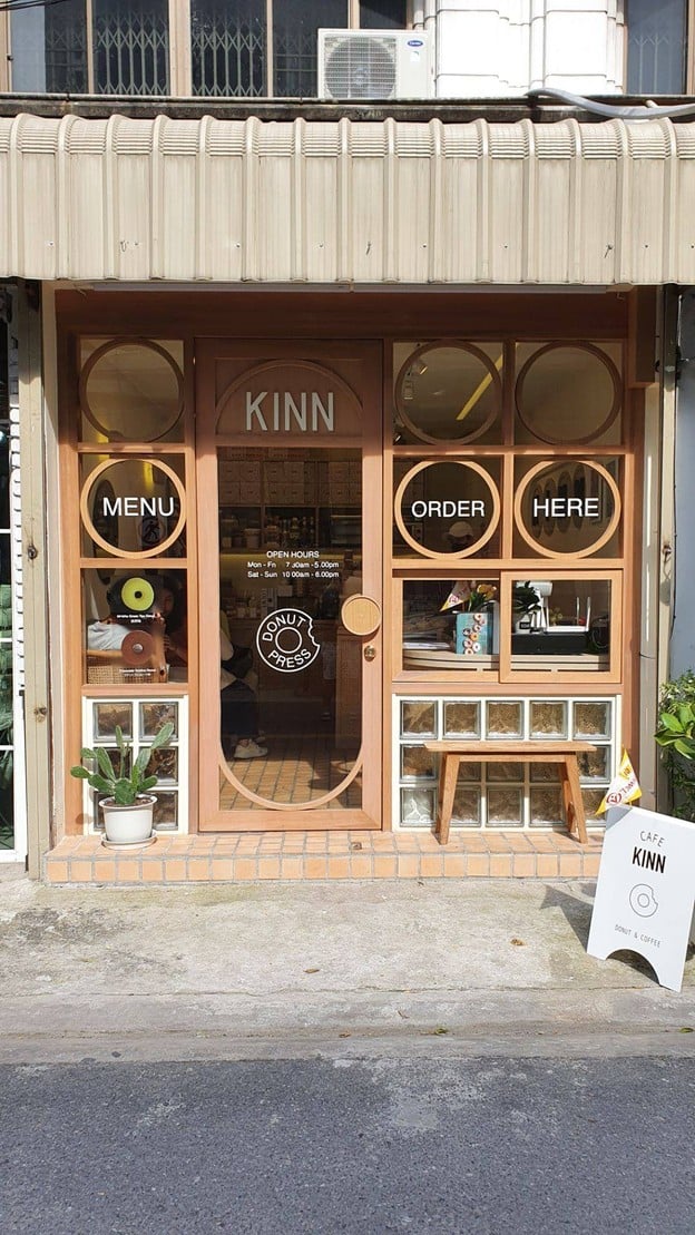 หน้าร้าน Kinn สาธร 8