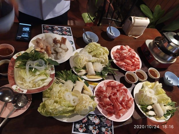 จุ่มจิ้มริมคลอง