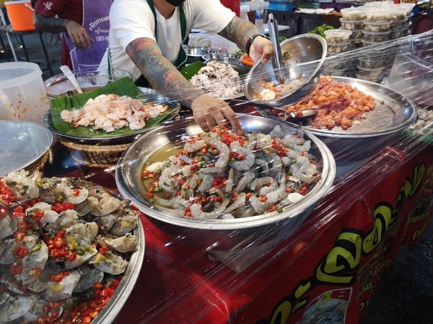 เมนูของร้าน ทะเลดองครัวอาเนต ตลาดเซฟวัน