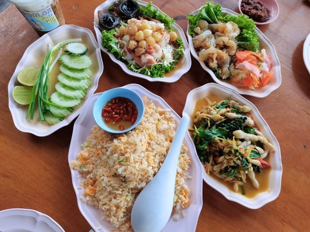 เมนูของร้าน ครัวปูหลน