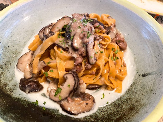 La Dotta Pasta Bar & Store ( Thonglor ) - ลา ด็อตต้า พาสต้าบาร์แอนด์สโตร์ ( สาขาทองหล่อ ) ทองหล่อ