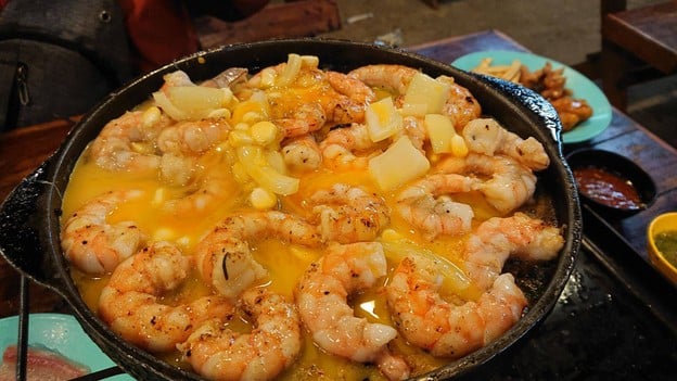 ย่างเนย เอกชัย