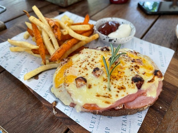 Bluetamp Cafe