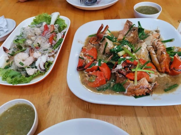 เมนูของร้าน ปูนึ่ง ( น้องอีฟ )