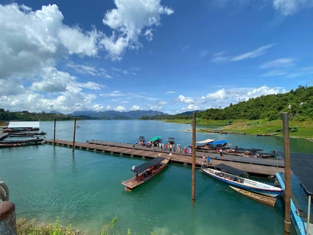 เขื่อนรัชชประภา (กุ้ยหลินเมืองไทย)