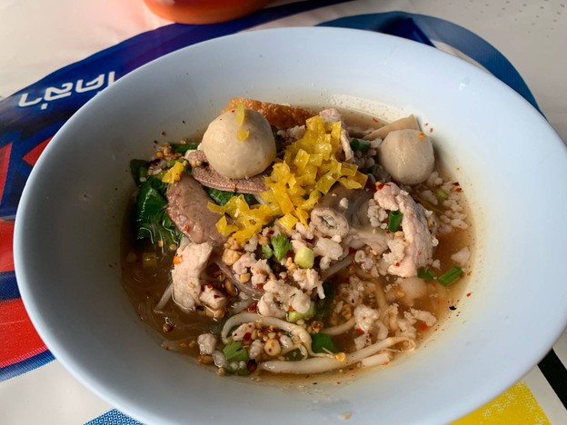 ก๋วยเตี๋ยวหมูต้มยำตำลึงตาเบิร์ด (หน้าวัง)