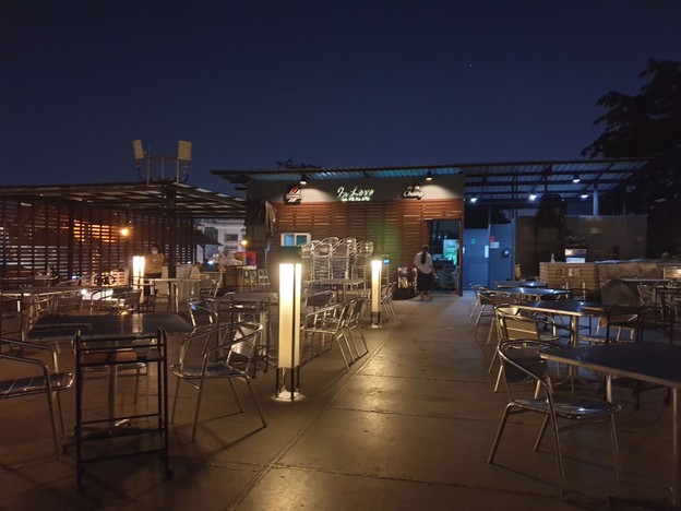 บรรยากาศ In Love Bar & Restaurant