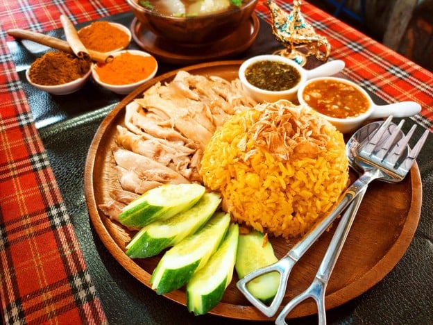 เมนูของร้าน อาลาดินข้าวมันไก่ ห้วยขวาง